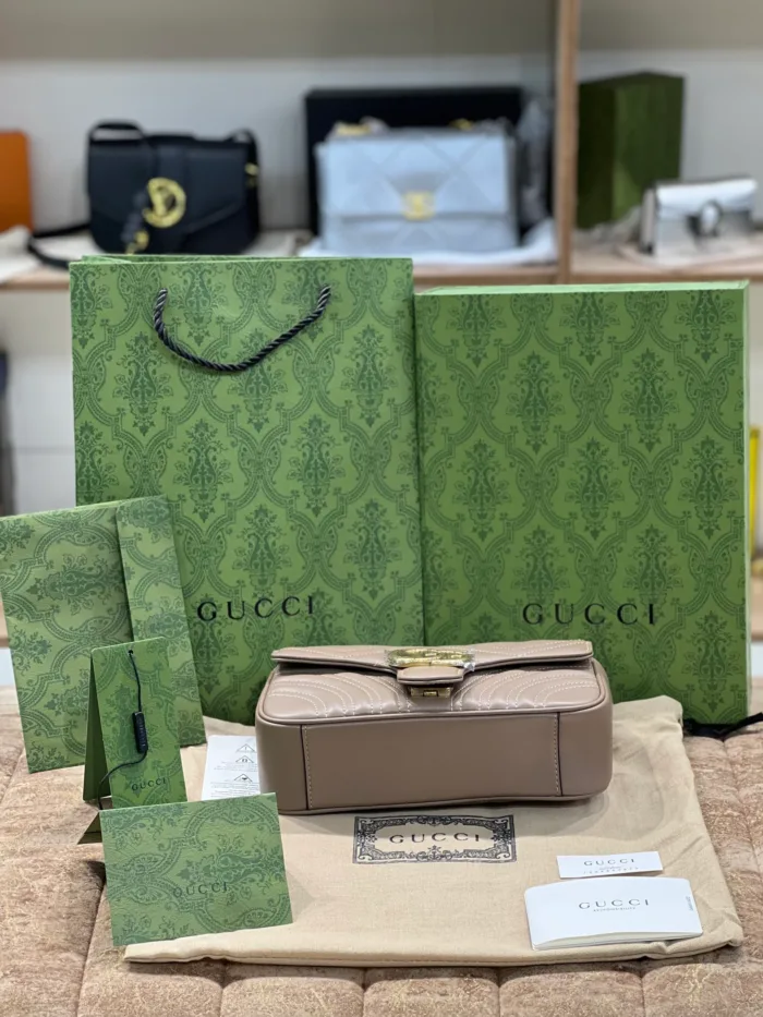 Gucci GG Marmont Shoulder Bag Small - Image 10